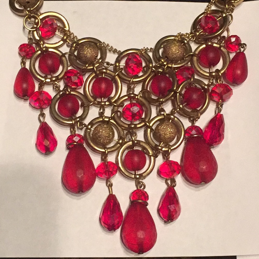 2-pc NWT statement Necklace w earrings